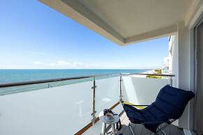 Beachfront Apartment With Panoramic Sea Views