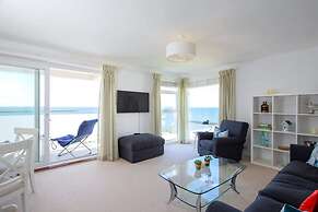 Beachfront Apartment With Panoramic Sea Views