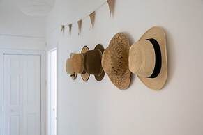 Absolute Beachfront With Decked Garden Oasis and Views