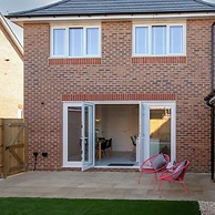 Charming Modern City Escape Garden Parking