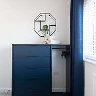 Charming Modern City Escape Garden Parking