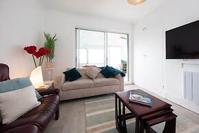 Beautiful Beachfront House wth Balcony Sea Views