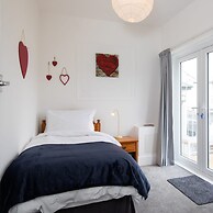 Beautiful Beachfront House wth Balcony Sea Views