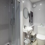 Beautiful Beachfront House wth Balcony Sea Views