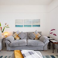 Beautiful Beachfront House wth Balcony Sea Views