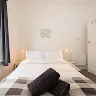 Beautiful Beachfront House wth Balcony Sea Views