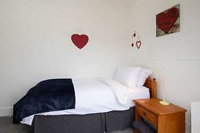 Beautiful Beachfront House wth Balcony Sea Views