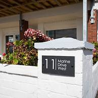 Beautiful Beachfront House wth Balcony Sea Views