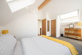 3BR Stylish Home Sea View Walk to East Wittering