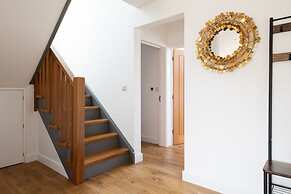 3BR Stylish Home Sea View Walk to East Wittering