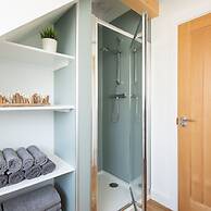 3BR Stylish Home Sea View Walk to East Wittering