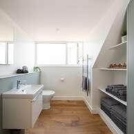 3BR Stylish Home Sea View Walk to East Wittering