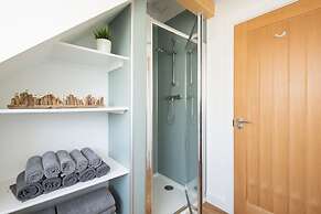 3BR Stylish Home Sea View Walk to East Wittering