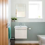 3BR Stylish Home Sea View Walk to East Wittering