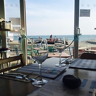 3BR Stylish Home Sea View Walk to East Wittering