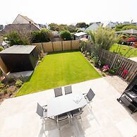 3BR Stylish Home Sea View Walk to East Wittering