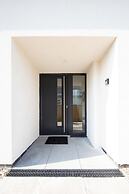 3BR Stylish Home Sea View Walk to East Wittering