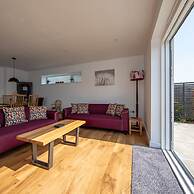 3BR Stylish Home Sea View Walk to East Wittering