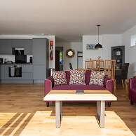 3BR Stylish Home Sea View Walk to East Wittering