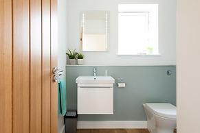 3BR Stylish Home Sea View Walk to East Wittering