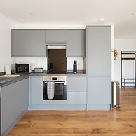 3BR Stylish Home Sea View Walk to East Wittering