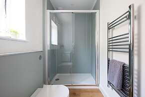 3BR Stylish Home Sea View Walk to East Wittering