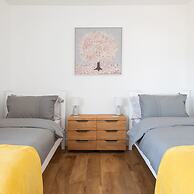 3BR Stylish Home Sea View Walk to East Wittering