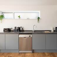 3BR Stylish Home Sea View Walk to East Wittering