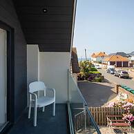 3BR Stylish Home Sea View Walk to East Wittering