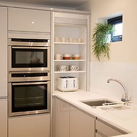 Designer Family Escape Hot Tub Steps to Beach