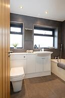 Designer Family Escape Hot Tub Steps to Beach