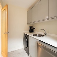 Designer Family Escape Hot Tub Steps to Beach