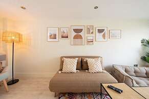 Designer Family Escape Hot Tub Steps to Beach