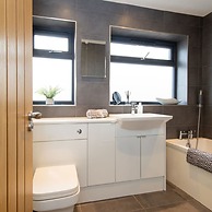 Designer Family Escape Hot Tub Steps to Beach