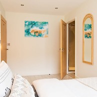 Designer Family Escape Hot Tub Steps to Beach