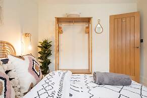 Designer Family Escape Hot Tub Steps to Beach