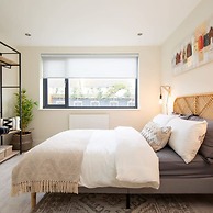 Designer Family Escape Hot Tub Steps to Beach