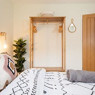 Designer Family Escape Hot Tub Steps to Beach