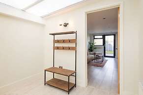 Designer Family Escape Hot Tub Steps to Beach