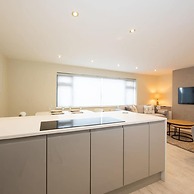 Designer Family Escape Hot Tub Steps to Beach