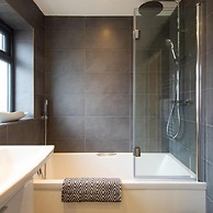 Designer Family Escape Hot Tub Steps to Beach