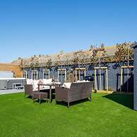 Designer Family Escape Hot Tub Steps to Beach