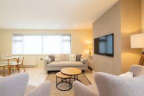 Designer Family Escape Hot Tub Steps to Beach