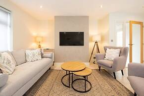 Designer Family Escape Hot Tub Steps to Beach