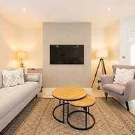 Designer Family Escape Hot Tub Steps to Beach