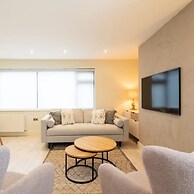 Designer Family Escape Hot Tub Steps to Beach