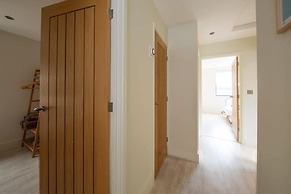 Designer Family Escape Hot Tub Steps to Beach