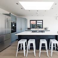 Designer Seaside Escape King Beds Scenic View