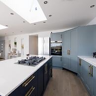 Designer Seaside Escape King Beds Scenic View