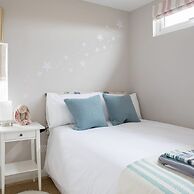 Tranquil Family Retreat 5 min to Beach Garden